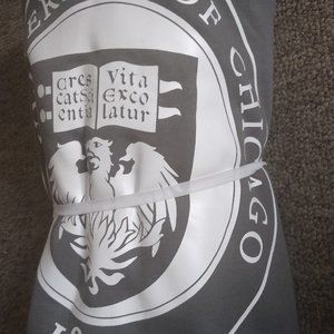 University of Chicago sweatshirt blanket "New"